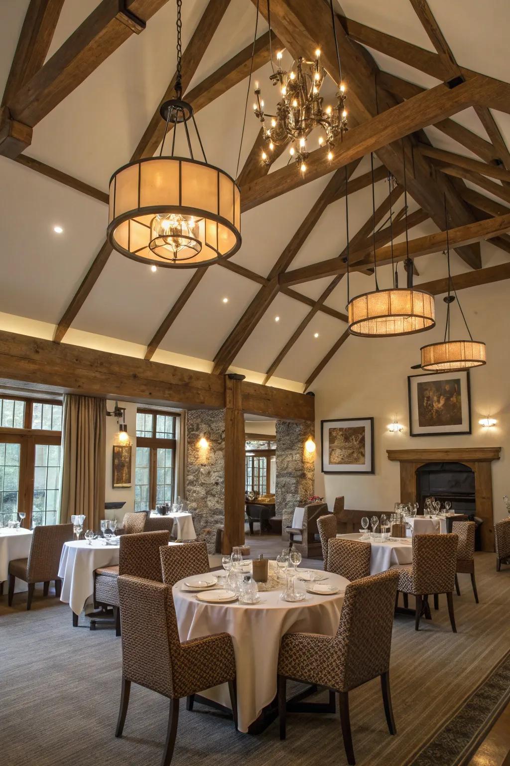 The blend of modern and rustic styles adds depth to high ceilings.