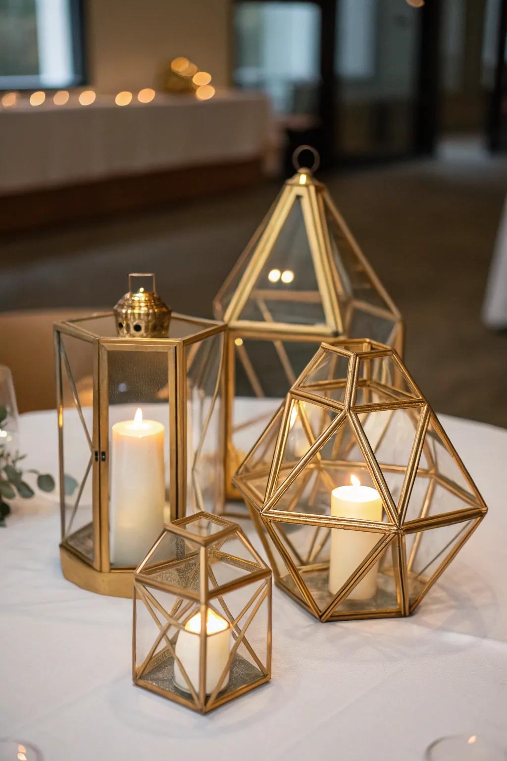 A chic centerpiece with geometric lanterns.