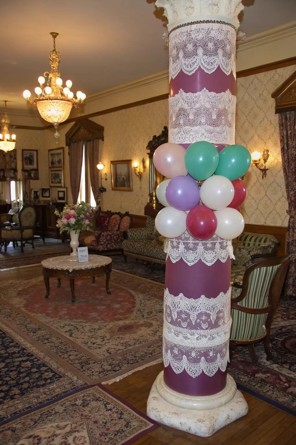 Add vintage charm with a Victorian elegance balloon column.