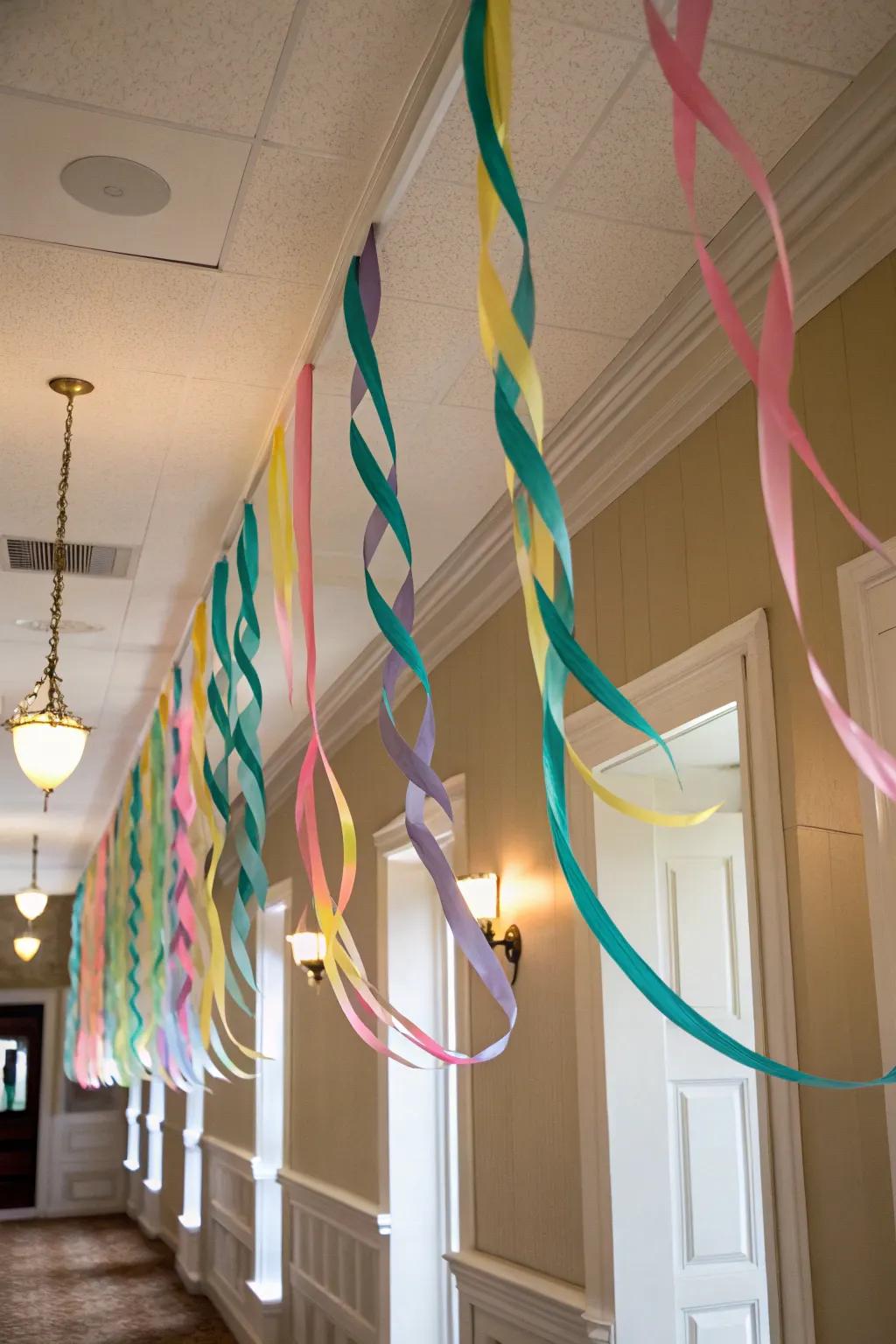 Twisted streamers for a touch of elegance.
