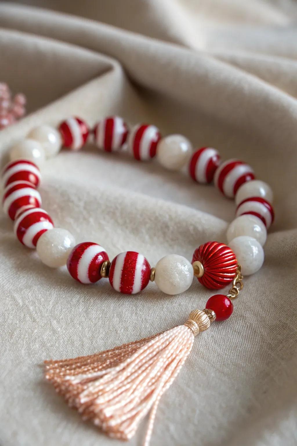 Sweeten your holiday style with a Candy Cane Twist braceletâa minimalist's festive delight.