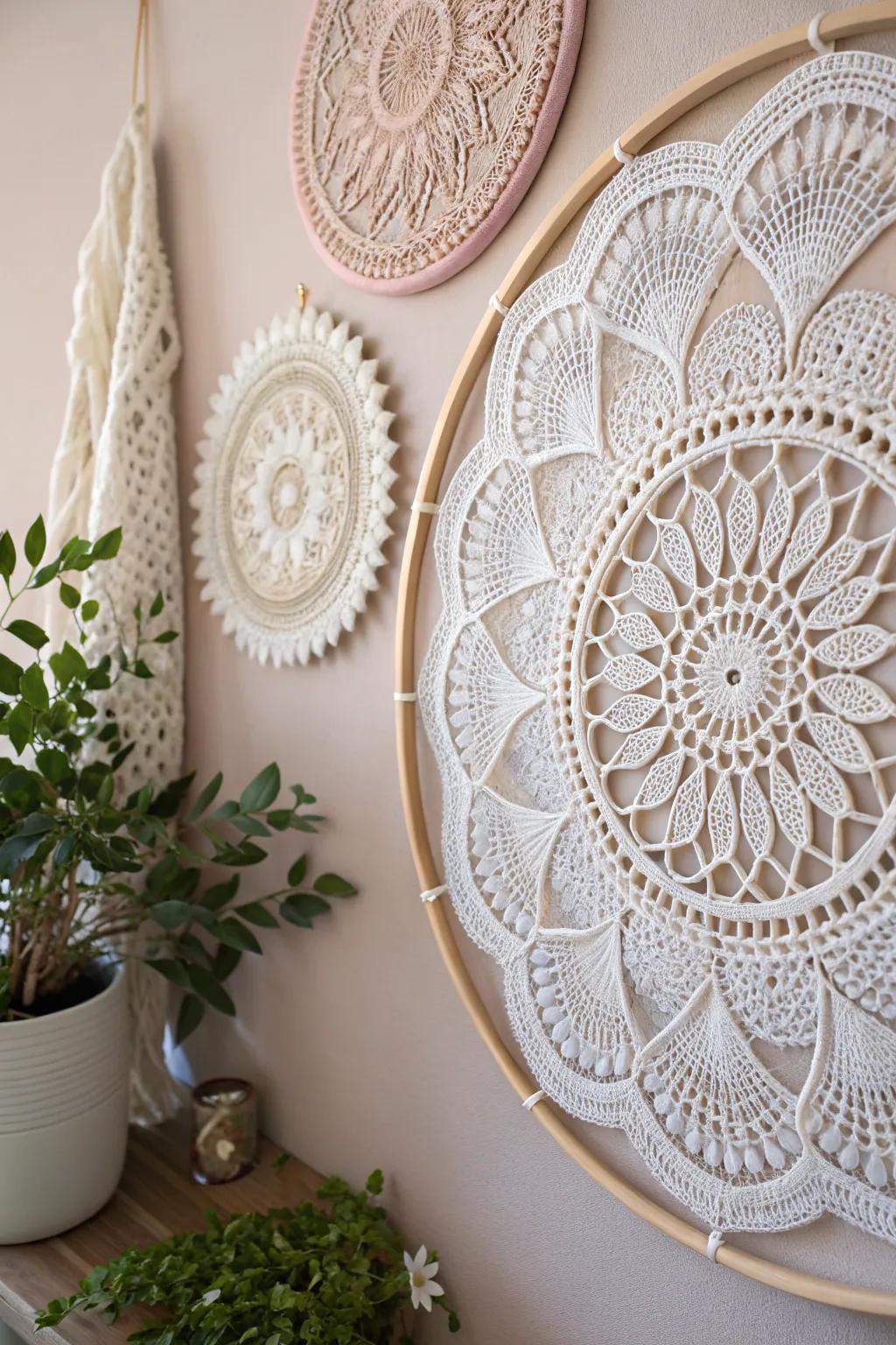 Embrace the elegance of layered lace with this stunning doily wall art, where simplicity meets sophistication.